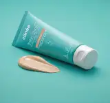 Ήρθε η ώρα το δέρμα σου να ξεδιψάσει! Με μια ενυδατική κρέμα με SPF και χρώμα, ανάλαφρη σαν mousse